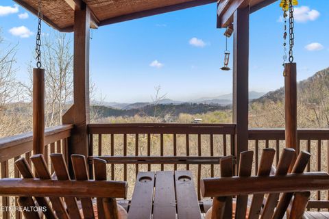 Tiny photo for 2458 Majestic View Way, Sevierville, TN 37862 (MLS # 1325797)