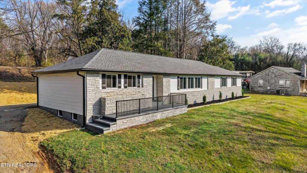 Photo of 4505 Strawberry Plains Pike, Knoxville, TN 37914 (MLS # 1331965)