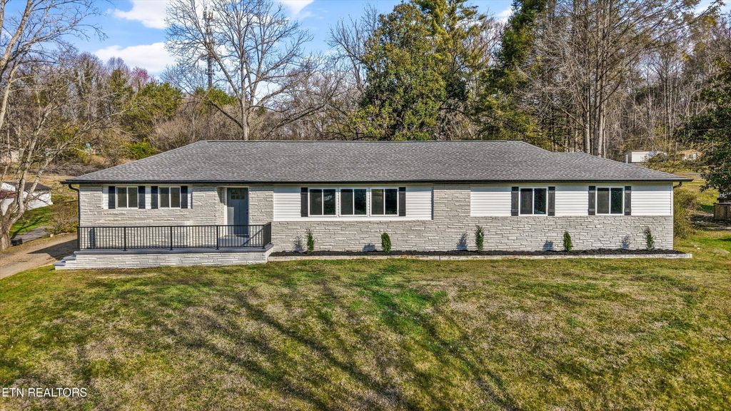 Photo of 4505 Strawberry Plains Pike, Knoxville, TN 37914 (MLS # 1331965)