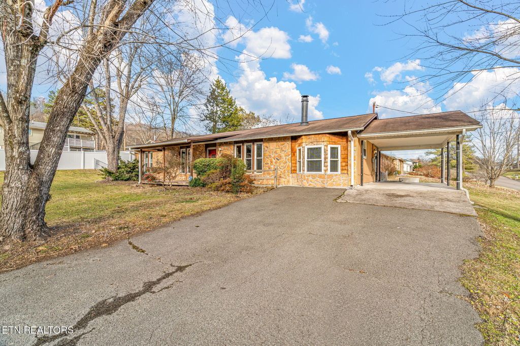 Photo of 6546 W Garwood Circle, Knoxville, TN 37918 (MLS # 1323984)