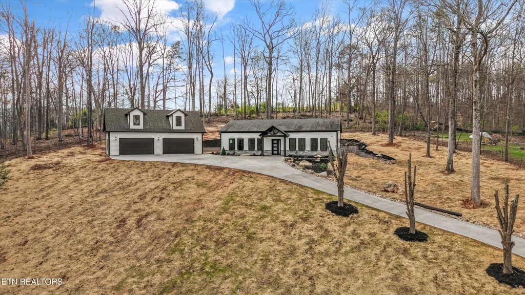 Photo of 710 Knight Rd, Knoxville, TN 37920 (MLS # 1333494)