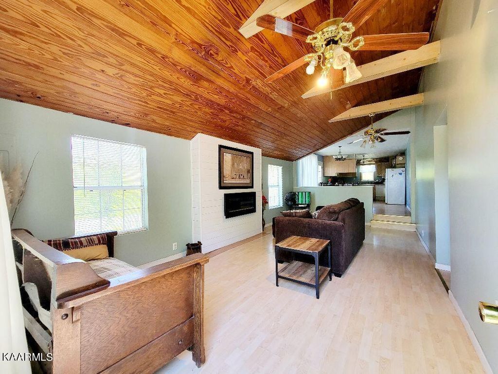 Photo of 908 Orchard Rd, Oliver Springs, TN 37840 (MLS # 1224226)