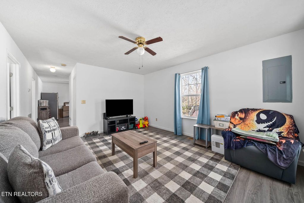 Photo of 516 Old Mail Rd, Crossville, TN 38555 (MLS # 1321793)