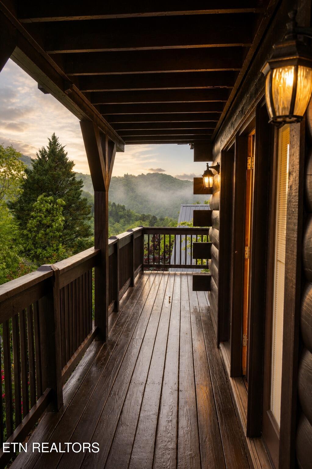 Photo of 314 Brown Wren Way, Gatlinburg, TN 37738 (MLS # 1342170)