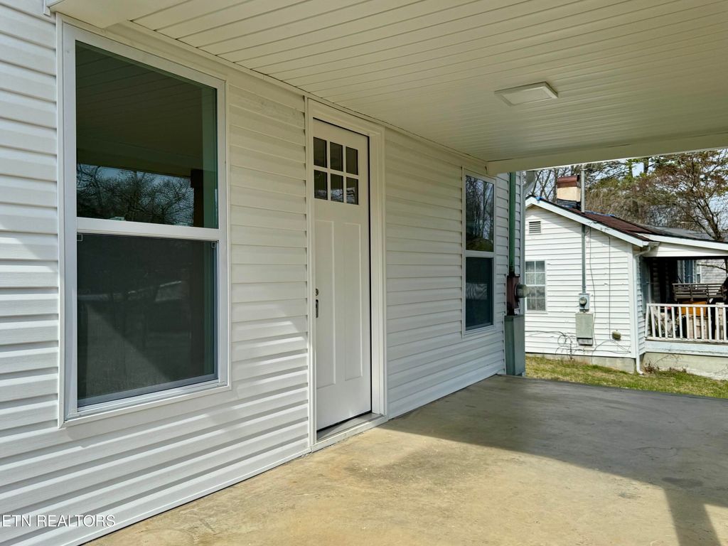 Photo of 1607 Berry Rd, Knoxville, TN 37920 (MLS # 1331471)