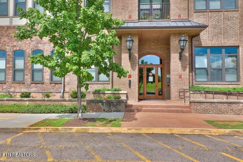 Photo of 445 W Blount Ave #105, Knoxville, TN 37920 (MLS # 1337093)