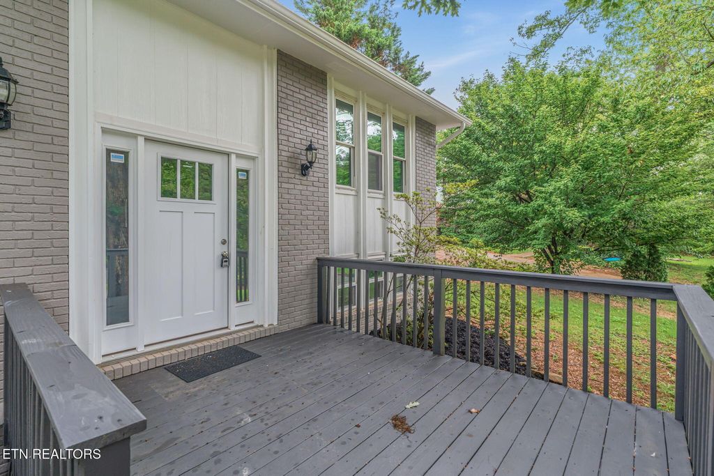 Photo of 10005 Hempshire Drive, Knoxville, TN 37922 (MLS # 1344324)