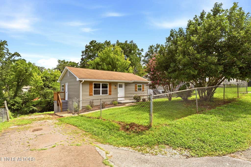 Photo of 2135 Berea Ave, Knoxville, TN 37920 (MLS # 1348713)