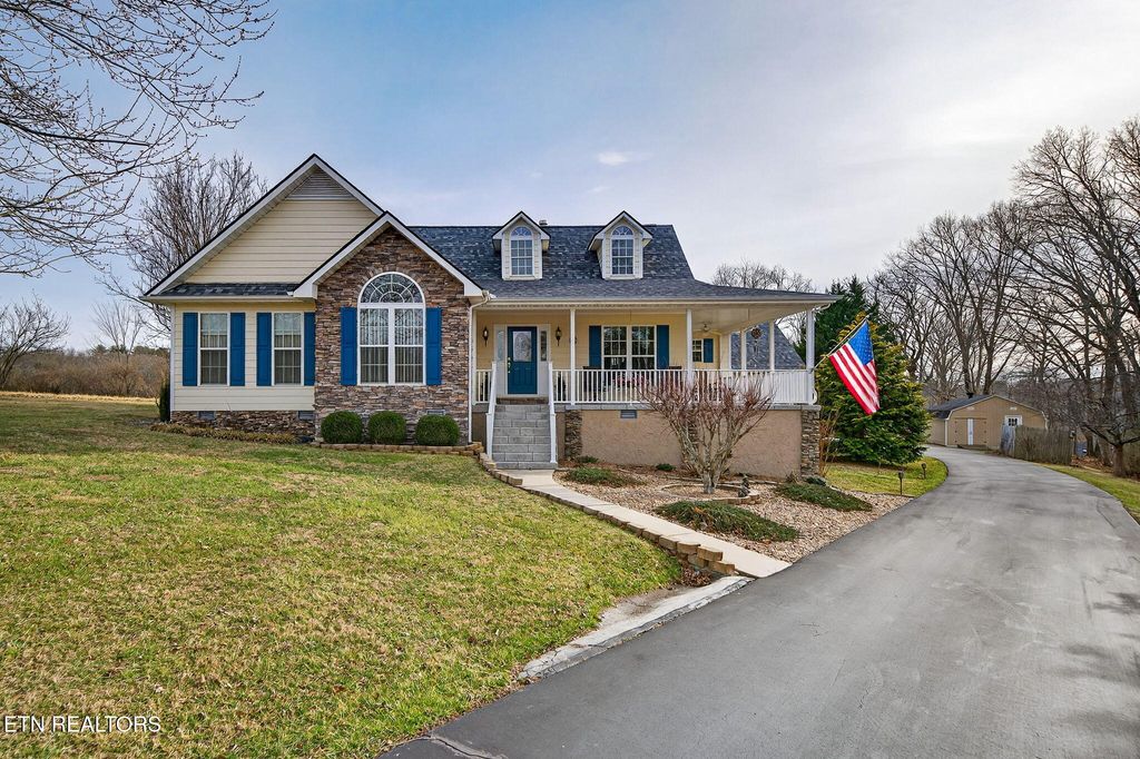 Photo of 976 Ottoma Drive, Crossville, TN 38555 (MLS # 1330123)