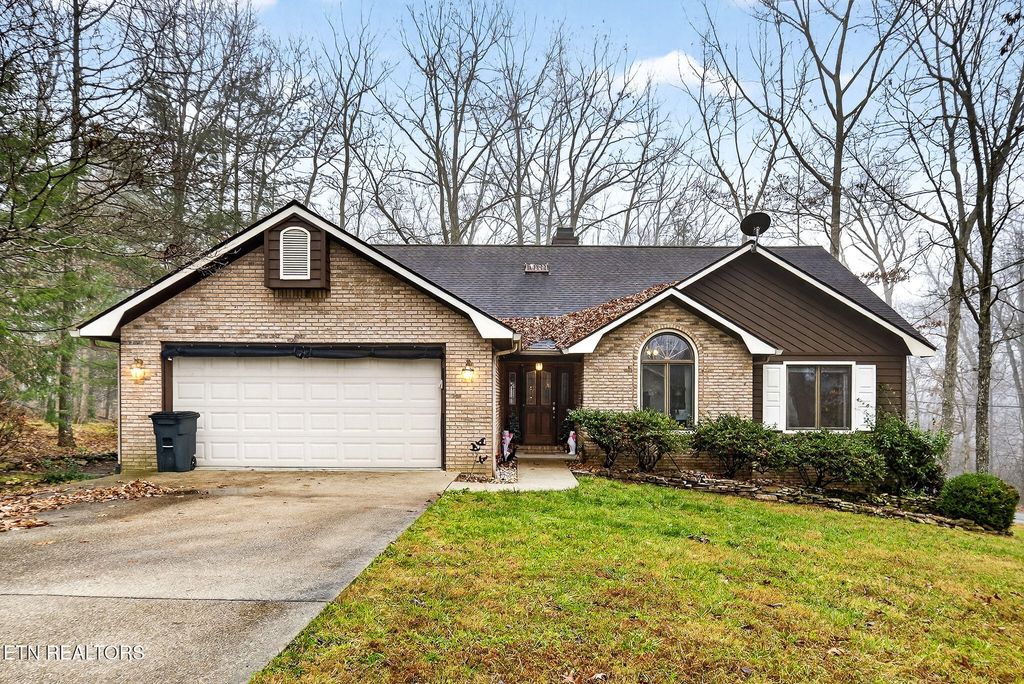 Photo of 213 Lakeside Drive, Crossville, TN 38558 (MLS # 1323874)