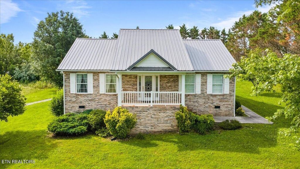 Photo of 819 Island Ford Rd, Jacksboro, TN 37757 (MLS # 1342948)