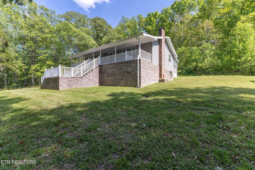 Photo of 1805 Manis Rd, Lenoir City, TN 37771 (MLS # 1338310)
