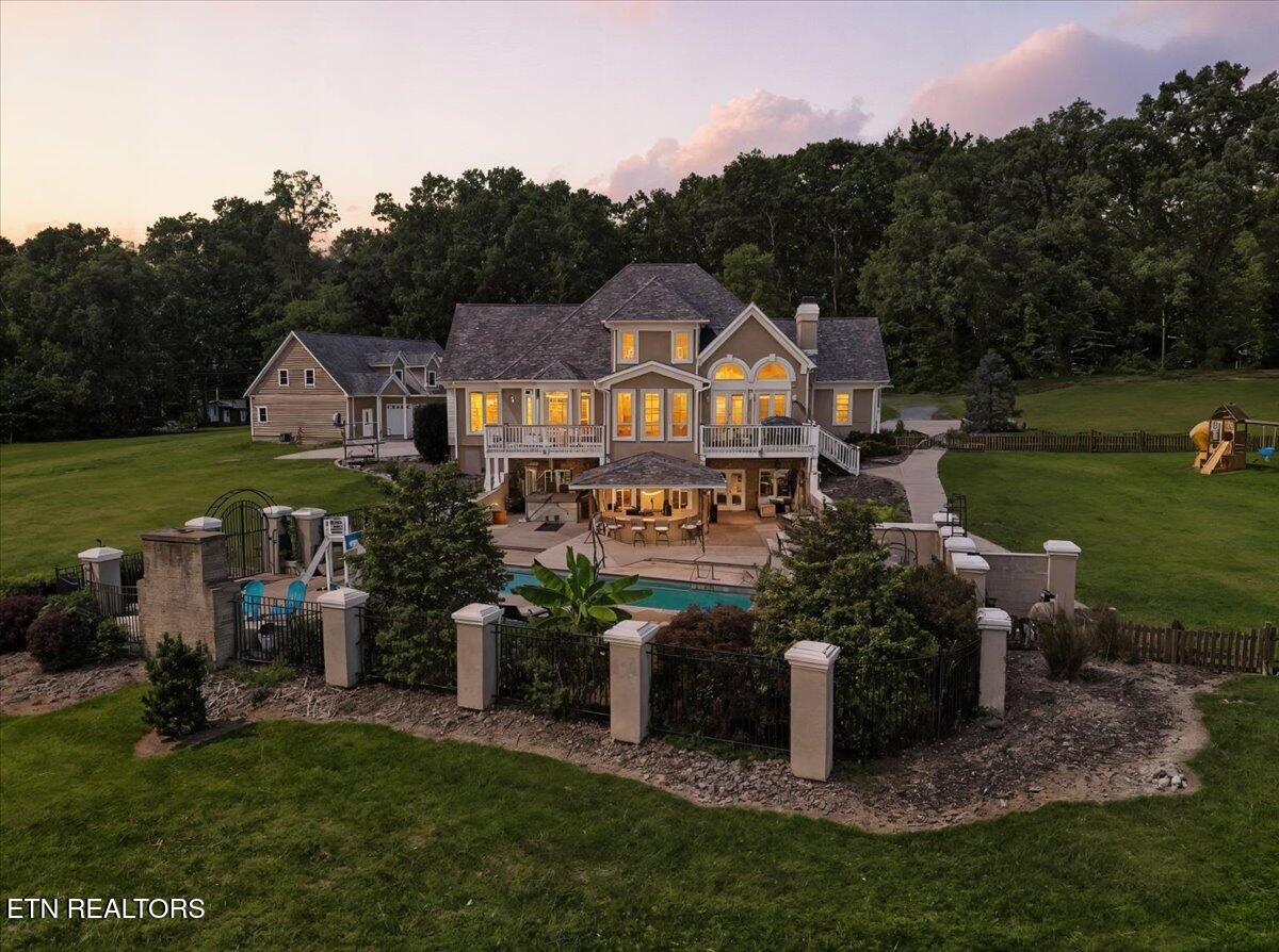 527 Mountain View Drive