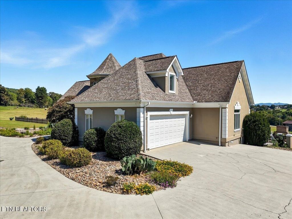 Photo of 527 Mountain View Drive, Vonore, TN 37885 (MLS # 1315305)