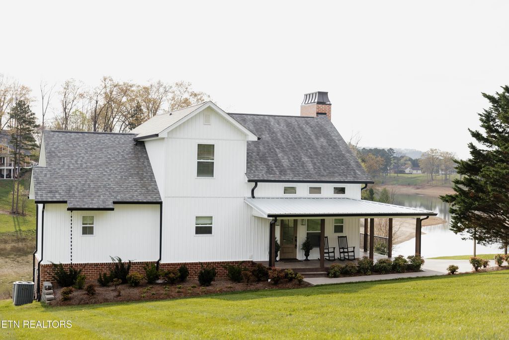 Photo of 380 Cherokee Cove, Rutledge, TN 37861 (MLS # 1335751)