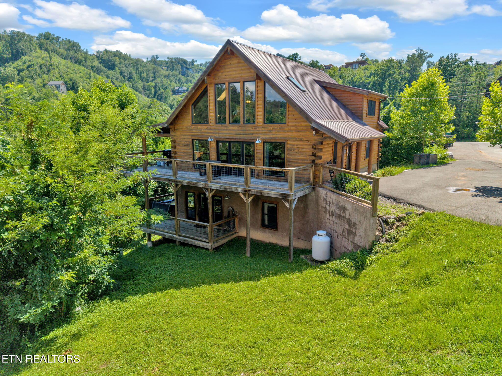 710 Pinecrest Court