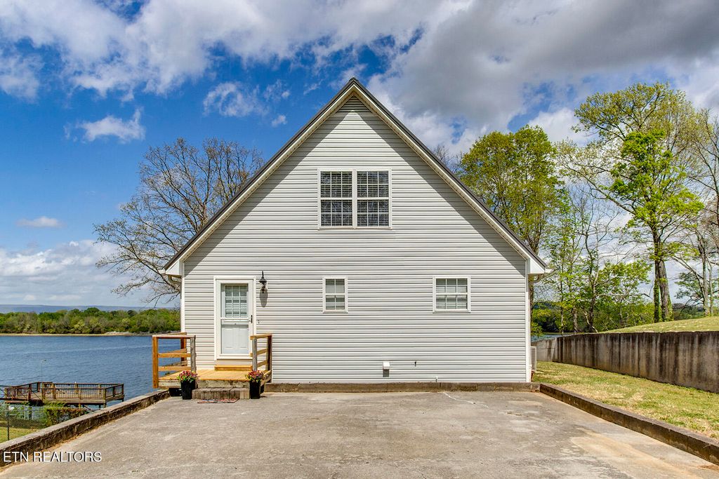 Photo of 609 Lakewood Drive, Decatur, TN 37322 (MLS # 1337809)