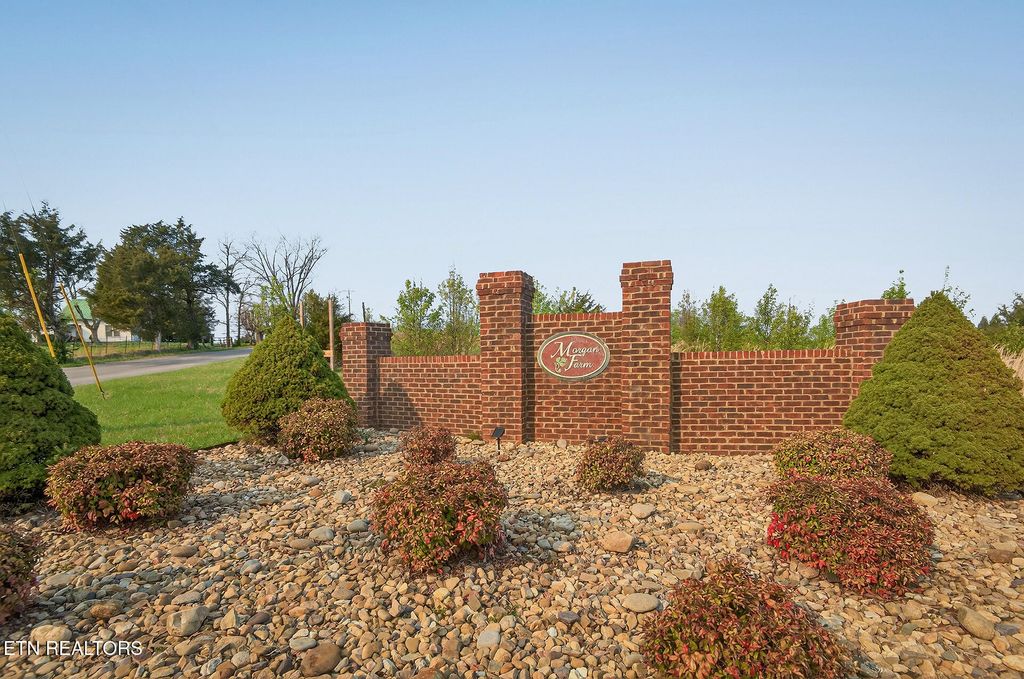 Photo of 410 Garden Meadow Rd, Greeneville, TN 37745 (MLS # 1345220)