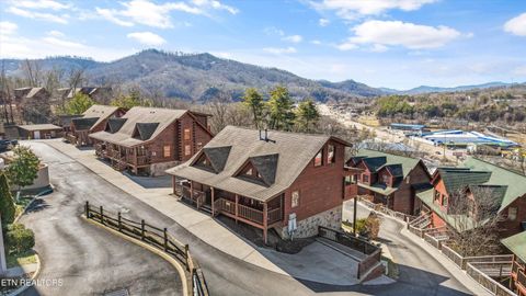 Tiny photo for 427 Big Bear Way, Pigeon Forge, TN 37863 (MLS # 1329465)