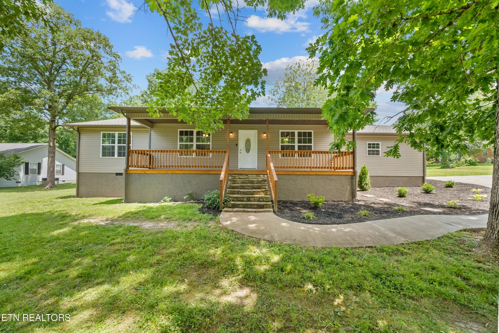 Photo of 574 Camelia Drive, Crossville, TN 38555 (MLS # 1343863)