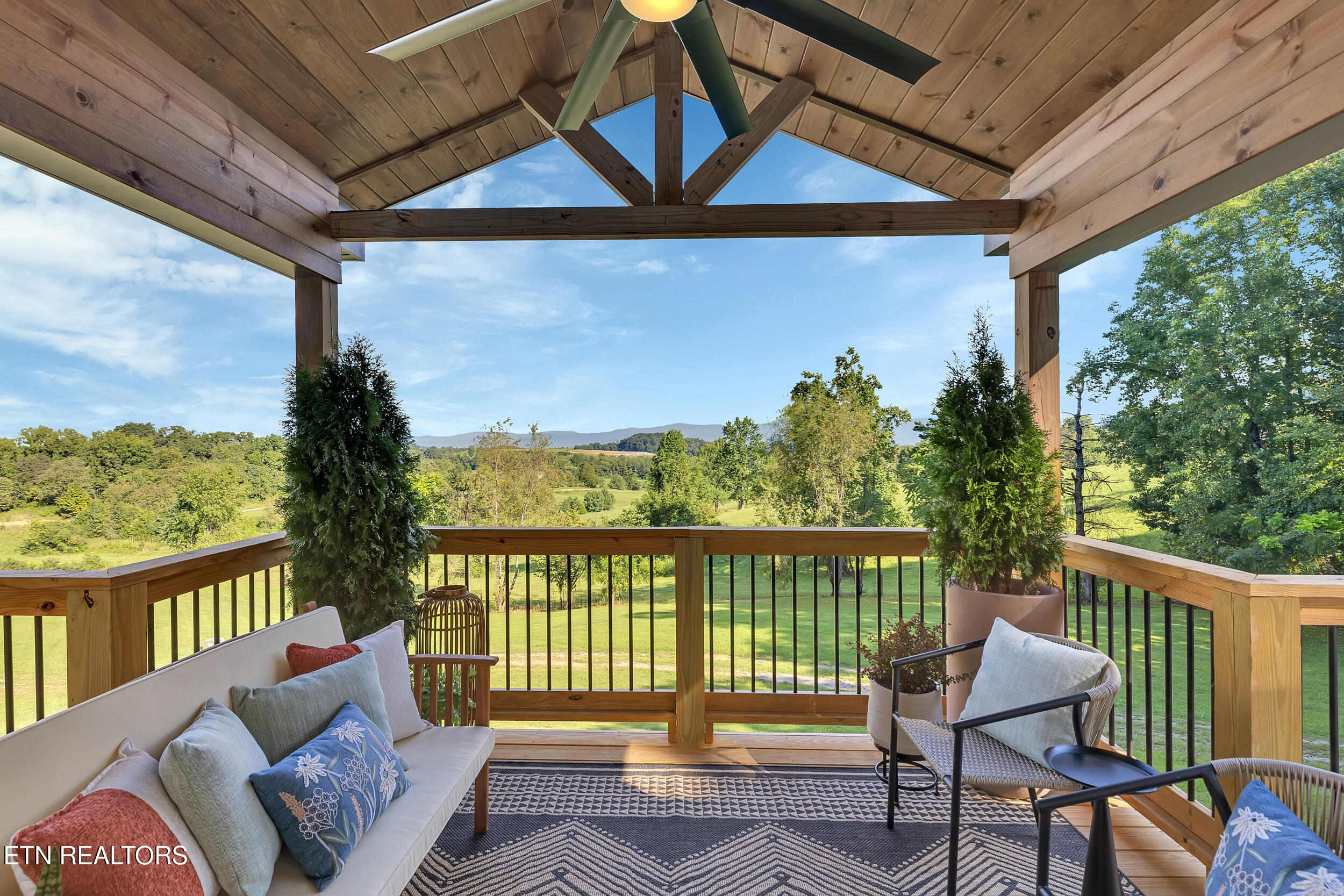 365 Plainview Heights Circle