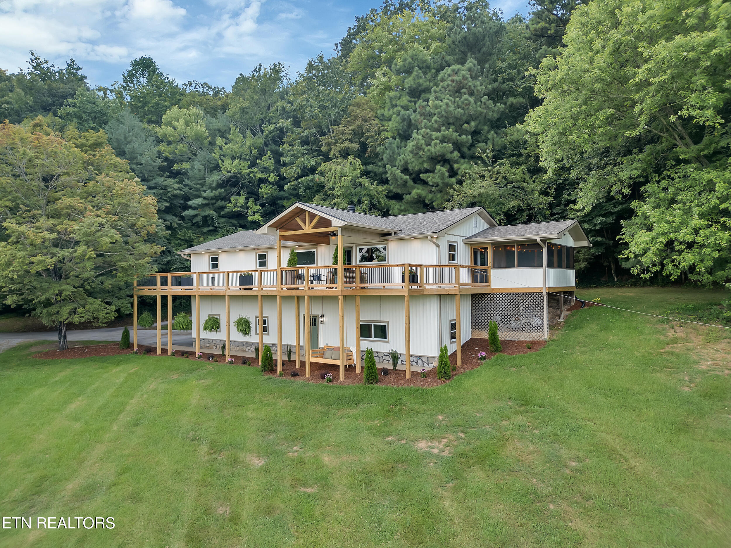 365 Plainview Heights Circle