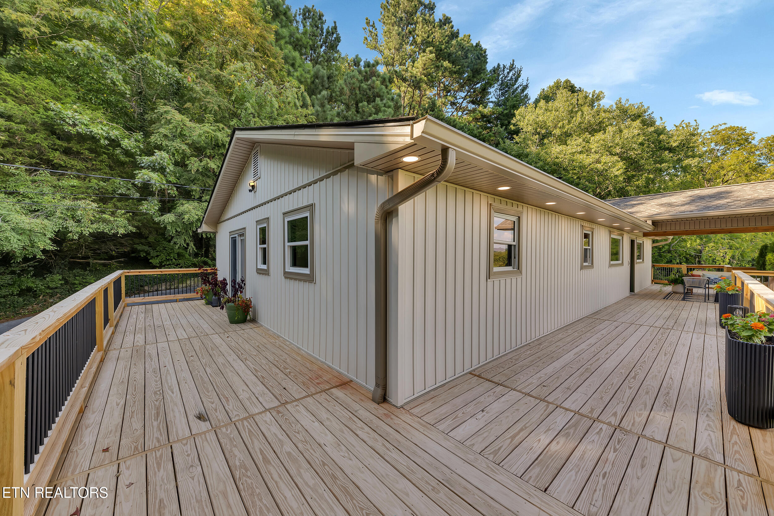 365 Plainview Heights Circle