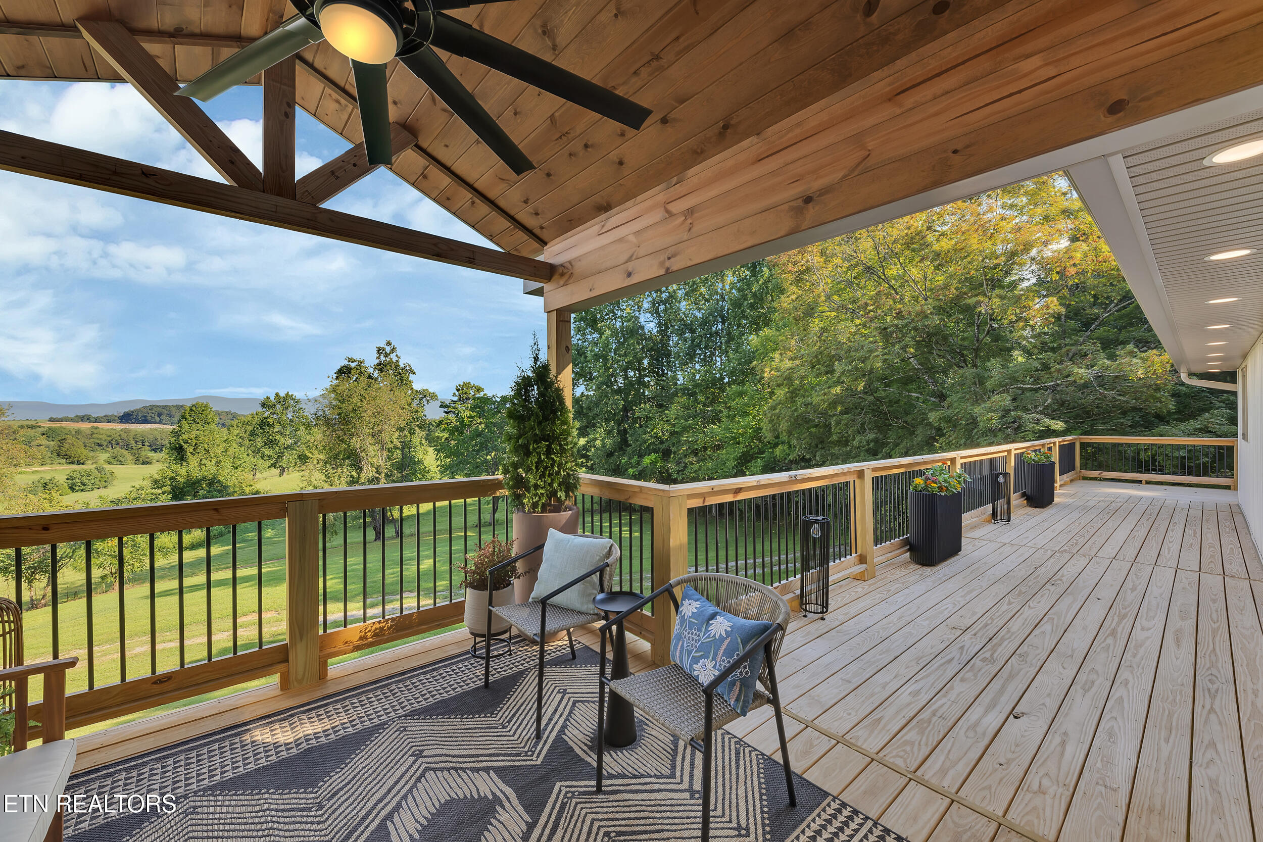 365 Plainview Heights Circle