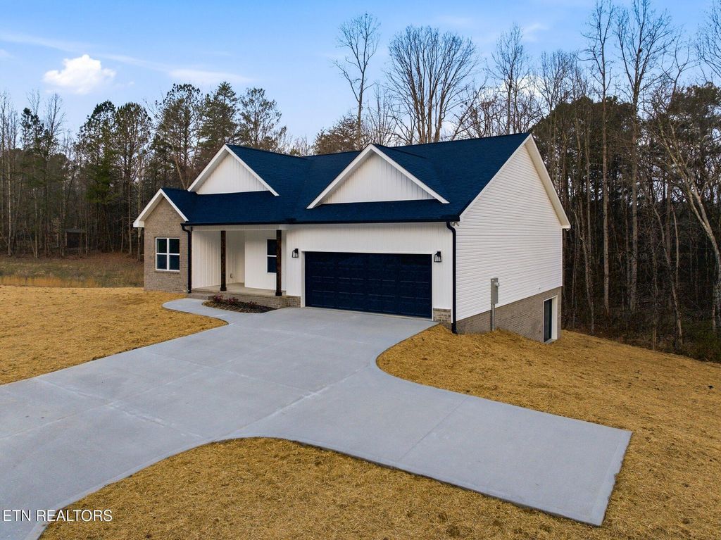Photo of 305 Shadows Lawn Drive, Athens, TN 37303 (MLS # 1331638)