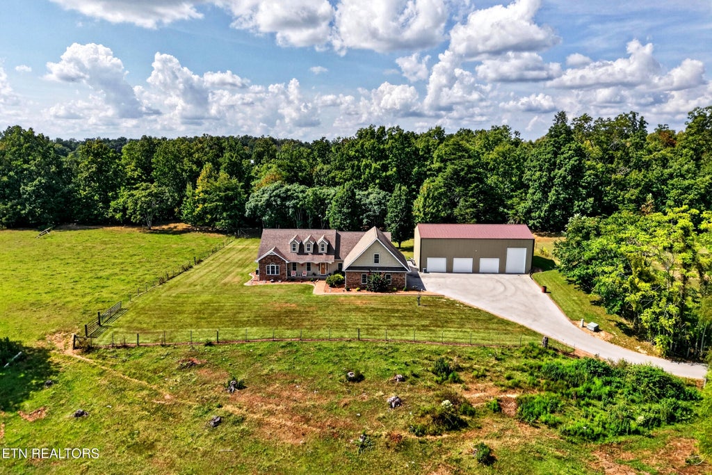 Photo of 1095 Flat Rock Rd, Sparta, TN 38583 (MLS # 1355265)