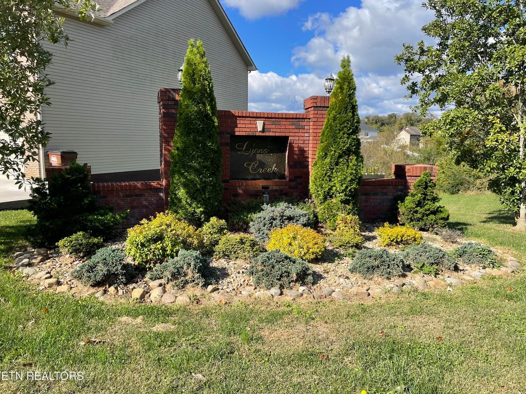 Photo of 816 Commonwealth Ave, Strawberry Plains, TN 37871 (MLS # 1279764)