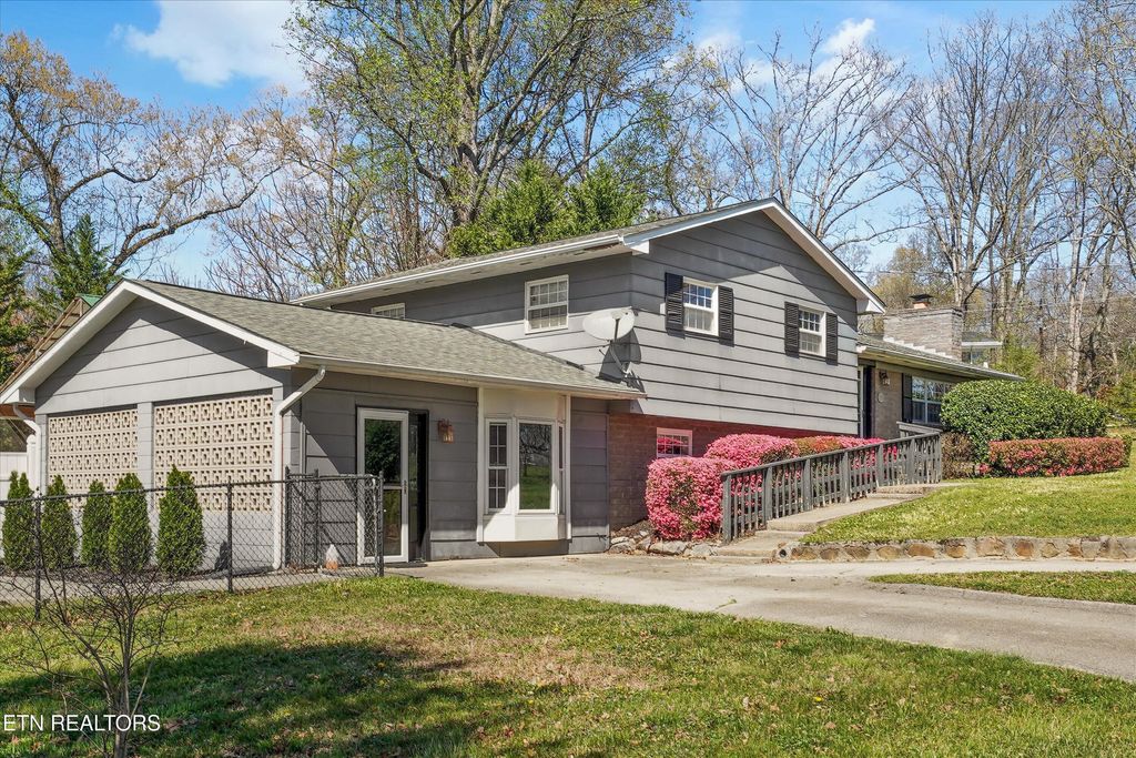 Photo of 7201 Stagecoach Tr, Knoxville, TN 37909 (MLS # 1334782)