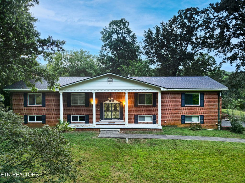 Photo of 1228 Top Hill Circle, Louisville, TN 37777 (MLS # 1240327)