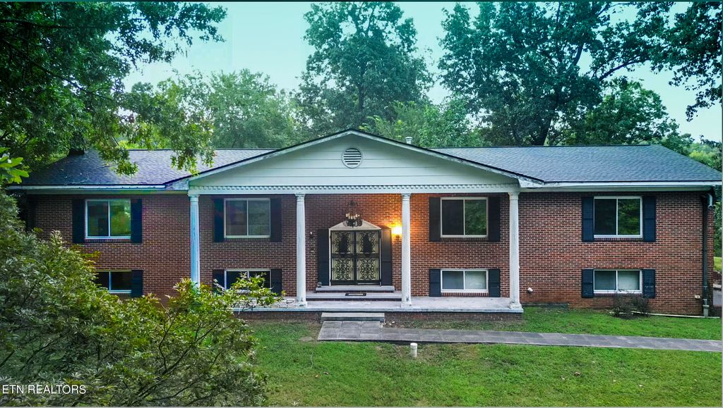 Photo of 1228 Top Hill Circle, Louisville, TN 37777 (MLS # 1240327)