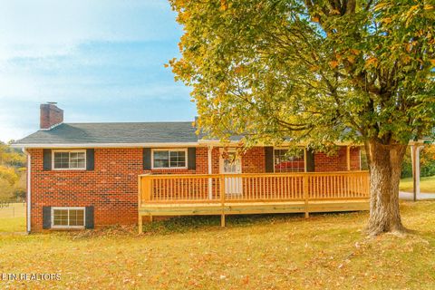 Photo of 104 Chapel Ave, Sweetwater, TN 37874 (MLS # 1319938) Photo of 104 Chapel Ave, Sweetwater, TN 37874 (MLS # 1319938)