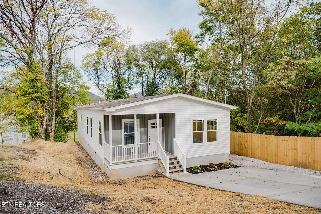 Photo of 933 Maryland Ave, Knoxville, TN 37921 (MLS # 1360535)