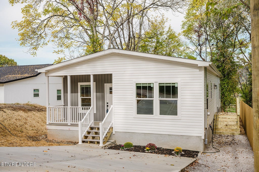 Photo of 933 Maryland Ave, Knoxville, TN 37921 (MLS # 1360535)