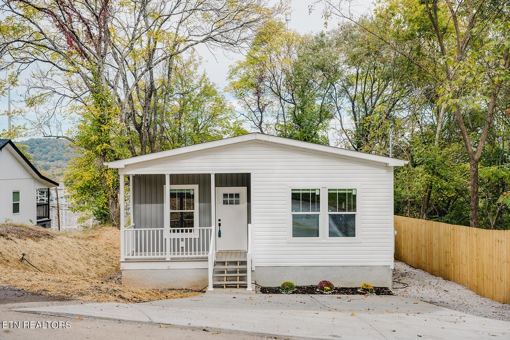 Photo of 933 Maryland Ave, Knoxville, TN 37921 (MLS # 1360535)