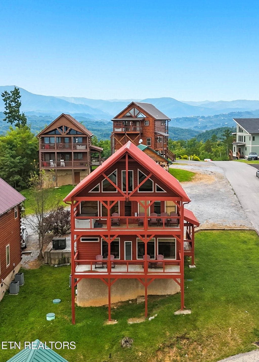 Photo of 2042 Starr Crest Drive, Sevierville, TN 37876 (MLS # 1314961)