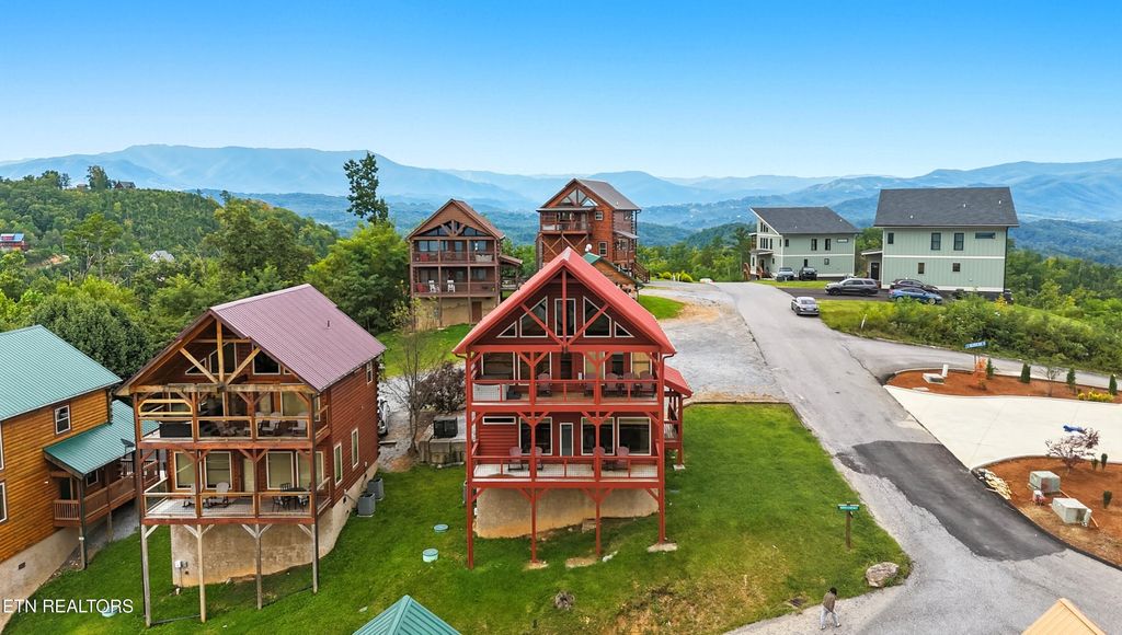 Photo of 2042 Starr Crest Drive, Sevierville, TN 37876 (MLS # 1314961)