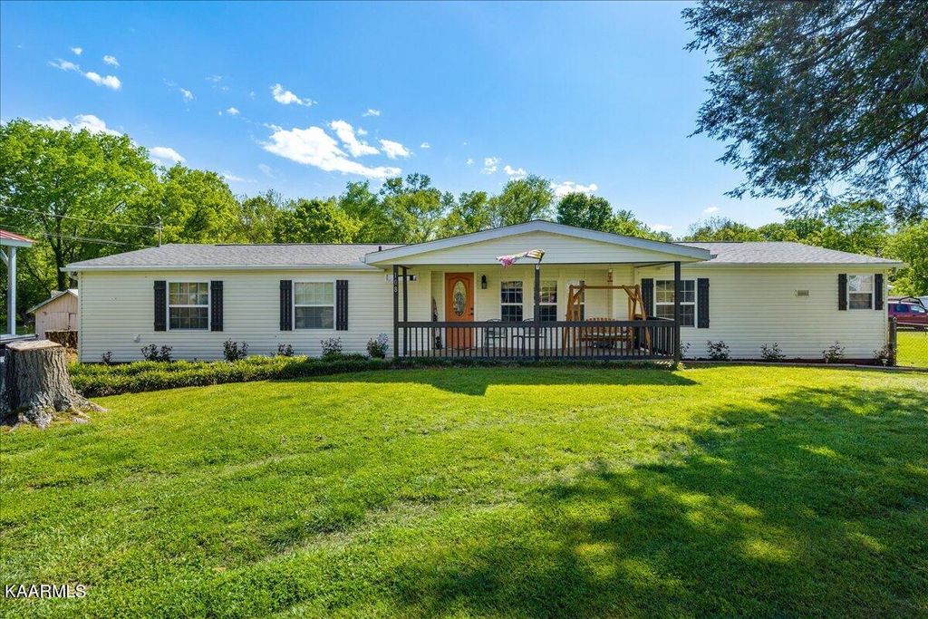 Photo of 108 E Main Ave, Friendsville, TN 37737 (MLS # 1226180)