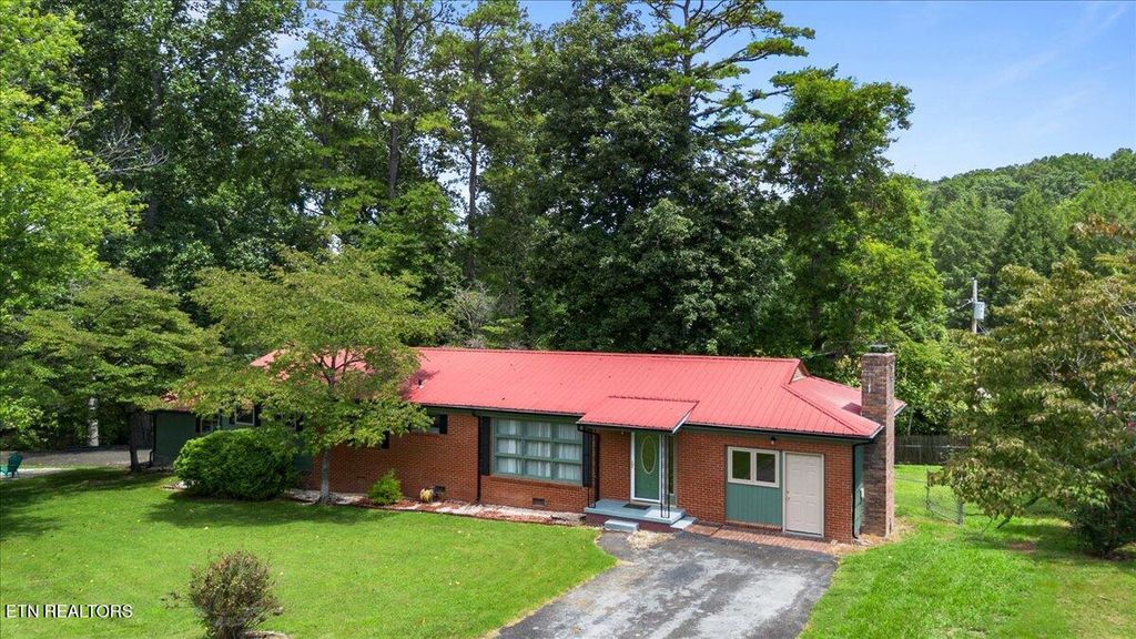 Photo of 216 Sunset Drive, LaFollette, TN 37766 (MLS # 1311287)