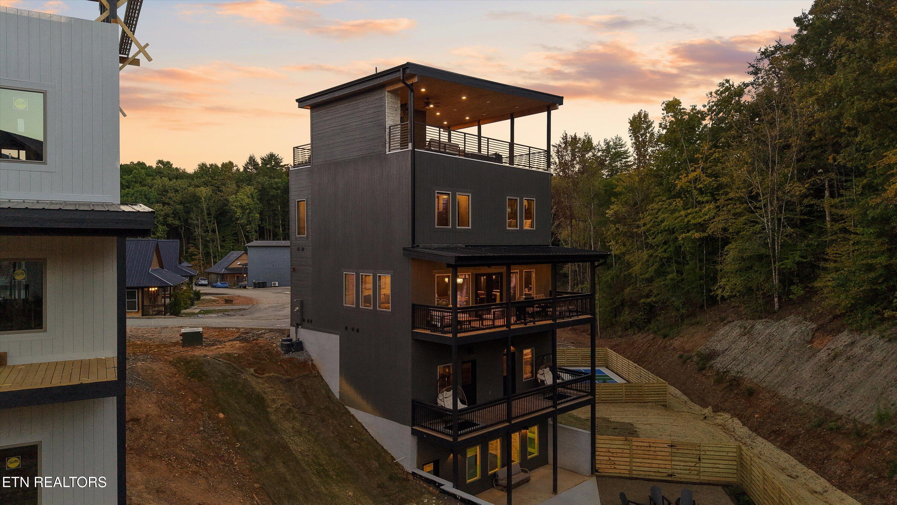 432 Hatchet Way