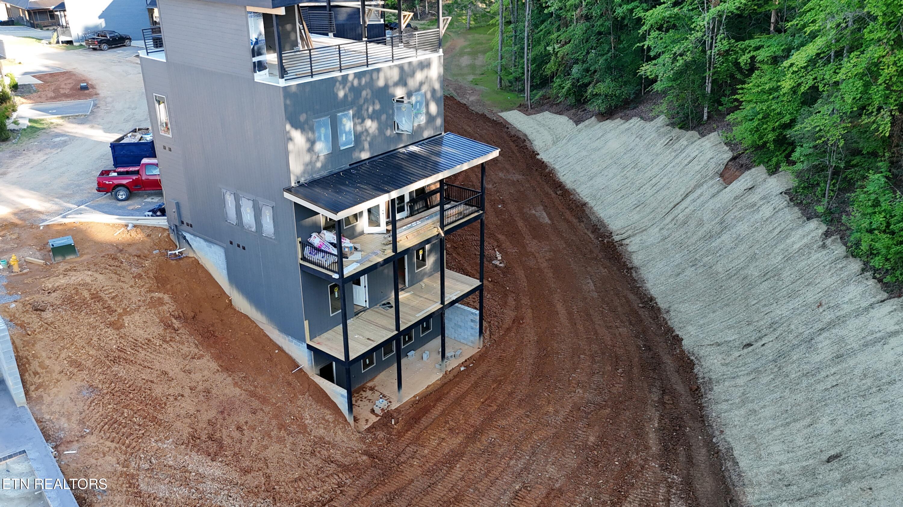 432 Hatchet Way