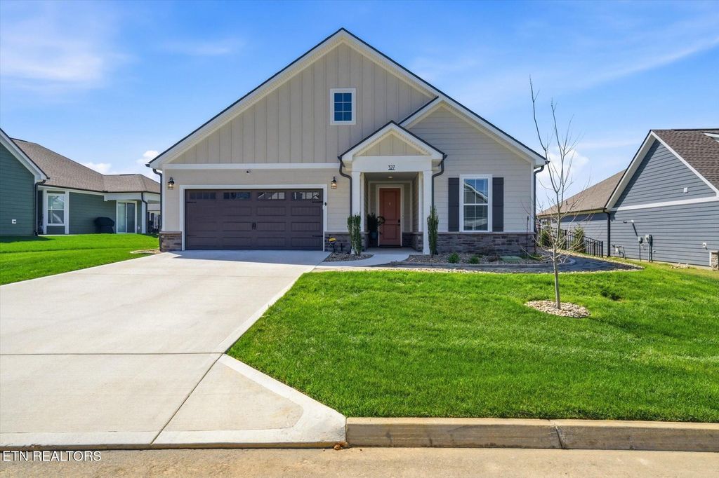 Photo of 327 Trillium Trl, Lenoir City, TN 37771 (MLS # 1338004)