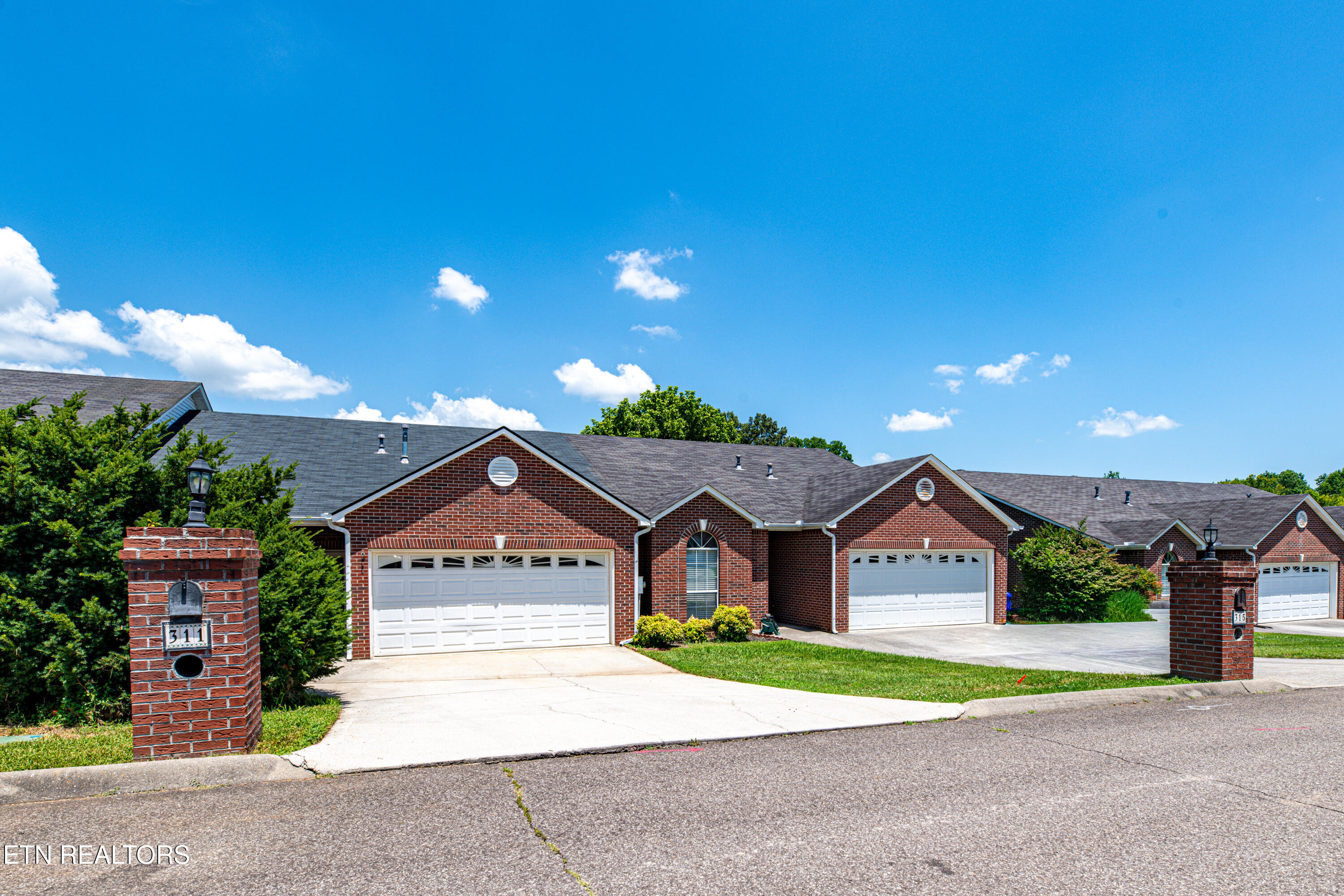 Photo 1 of 29 — 311 Creekview Lane, Knoxville, TN 37923