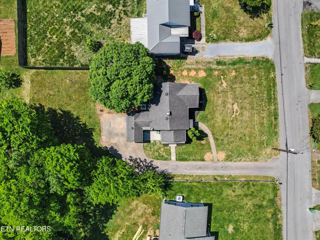 Photo of 1412 Forest Ave, Maryville, TN 37804 (MLS # 1337354)