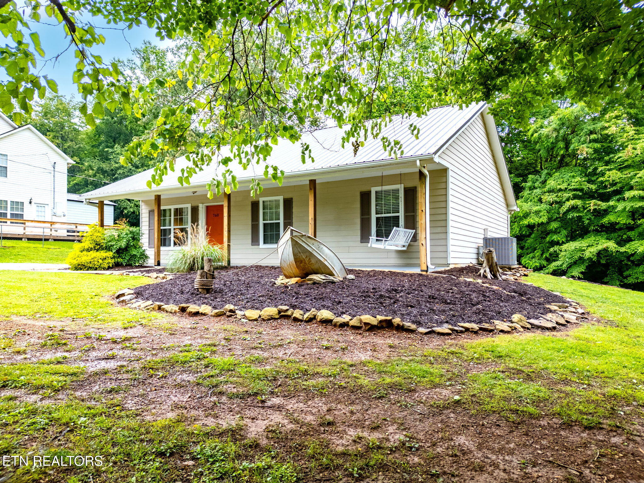 760 Pine Hollow Rd