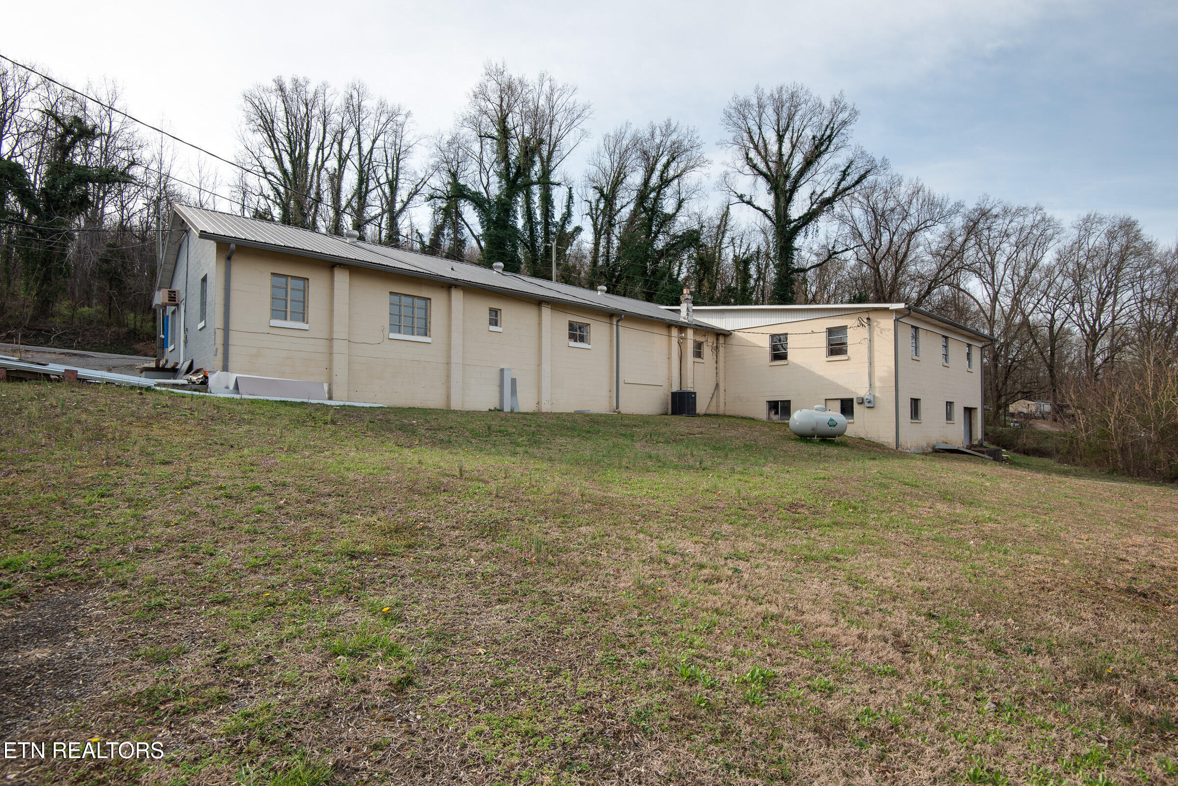 1053 Old Highway 68