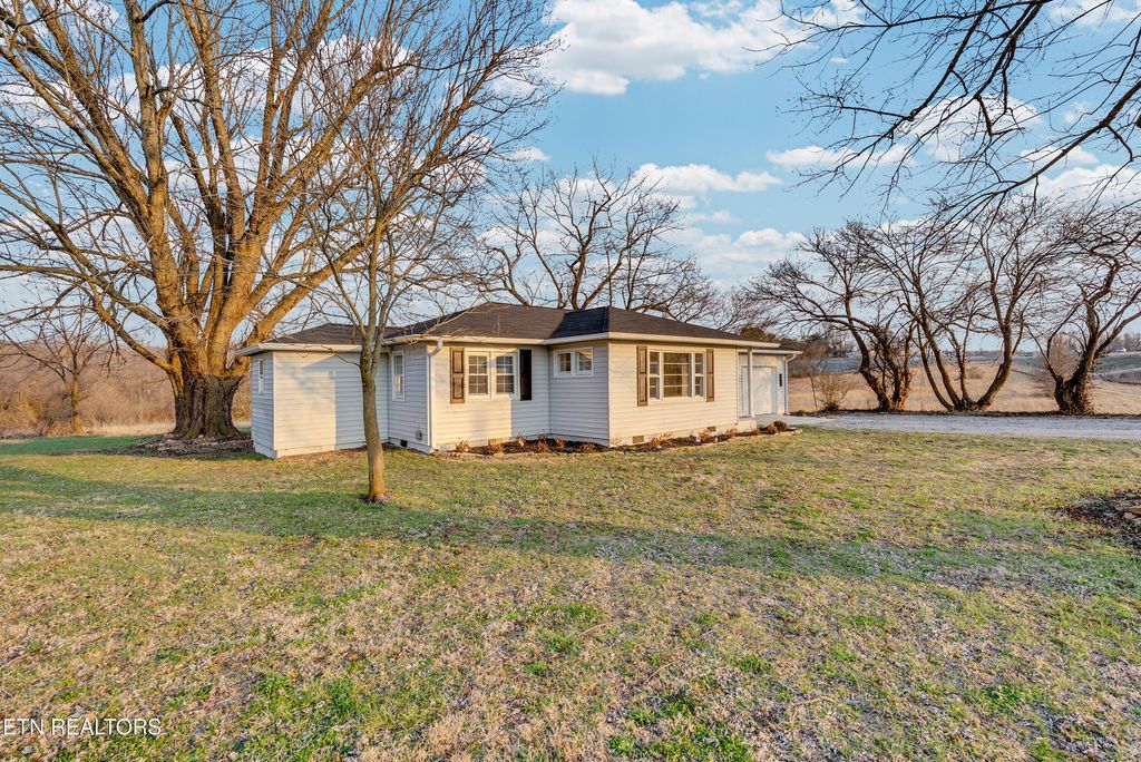 Photo of 251 Country View Road, Crossville, TN 38571 (MLS # 1331111)
